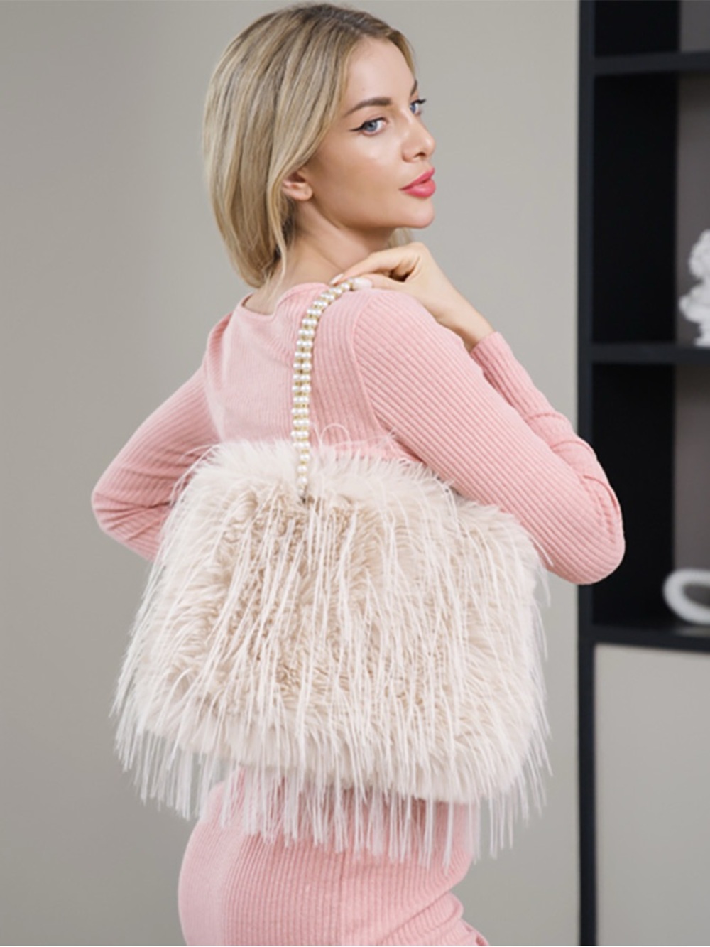 Elegant Blush Feather Shoulder Bag with Pearl Strap
